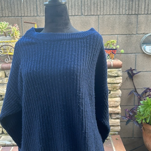 New Liny Xin woman’s sweater - Picture 2 of 7